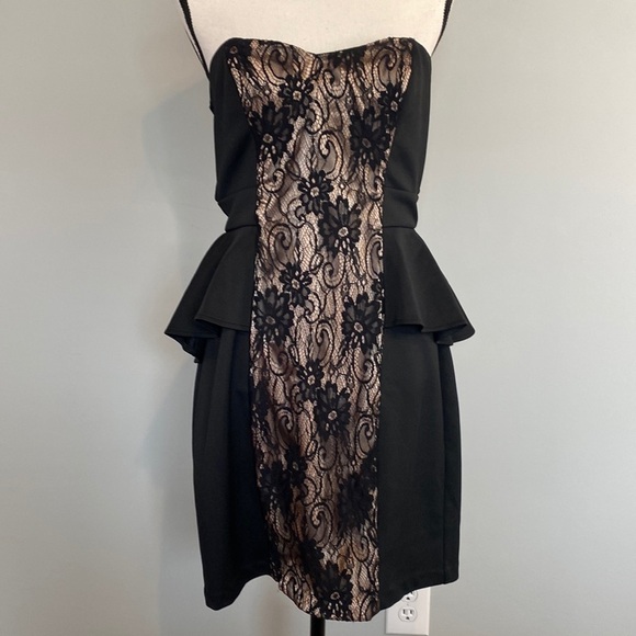 Bisou Bisou Dresses & Skirts - Bisou Bisou Lace Sexy Strapless Black Dress Size 14
